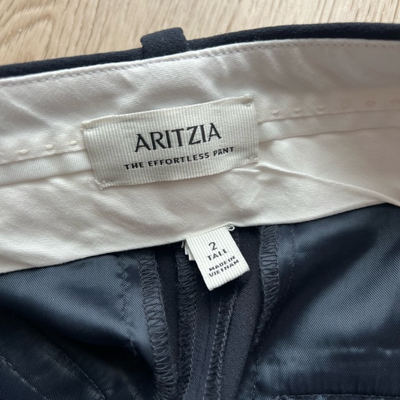 Aritzia Wilfred The Effortless Pant™ - Crepette™ Sz 2
Dark Night Navy - Picture 7 of 16